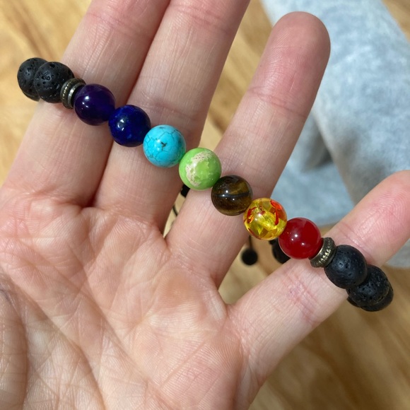 Chakra lava rock diffuser bracelet-adjustable - Picture 5 of 6